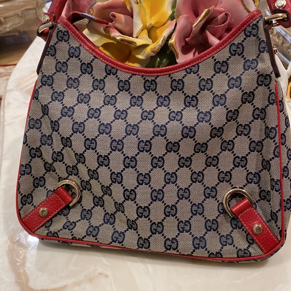 Gucci - Picture 2 of 6